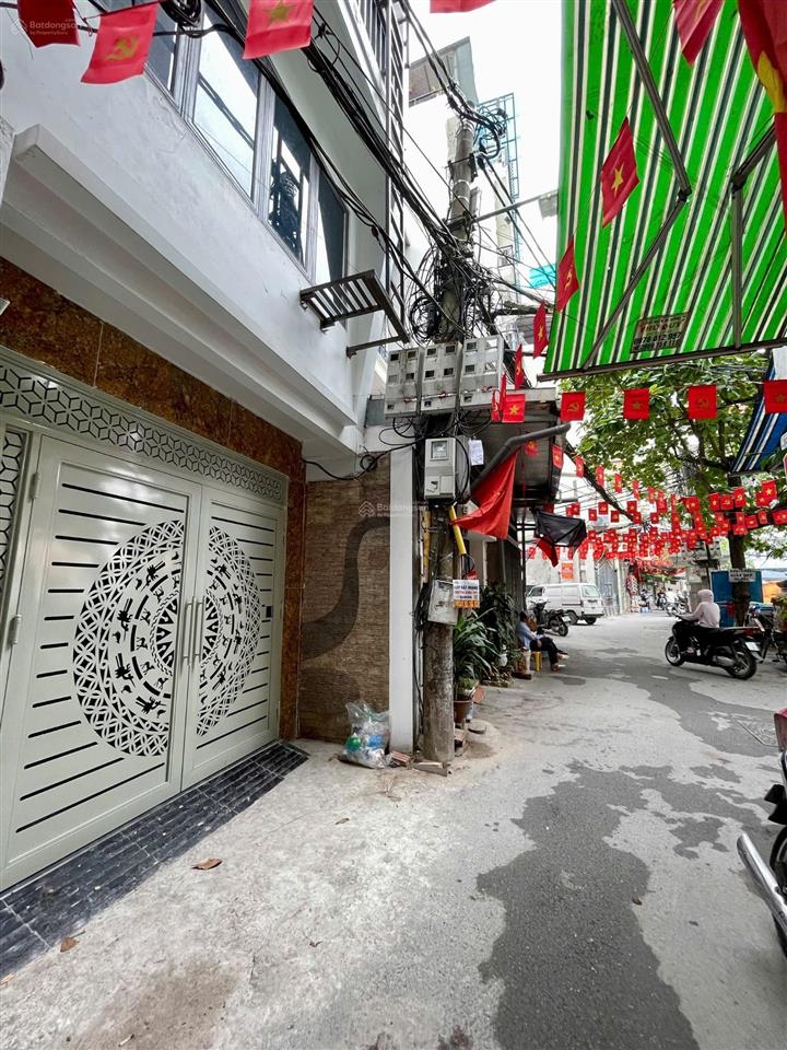 Bán nhà mới đường cầu giấy 45m 7 tầng thang máy sát phố kinh doanh 12 tỷ