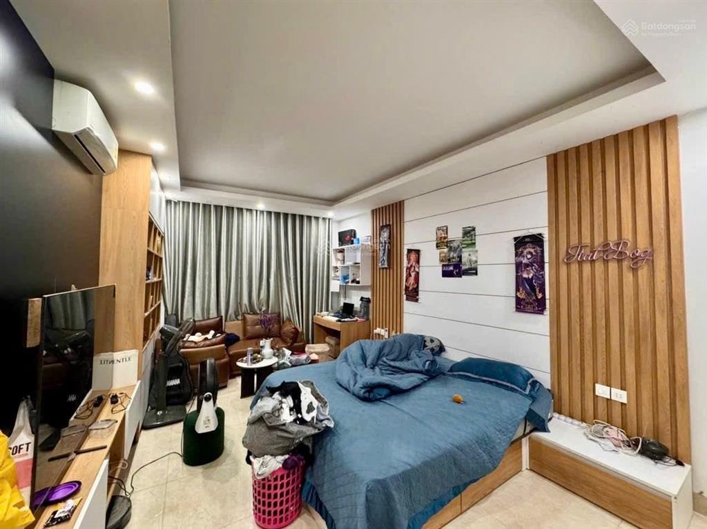 Bán nhà nguyễn văn huyên cạnh công viên nghĩa đô 36m 5 tầng sát phố kd 10 tỷ