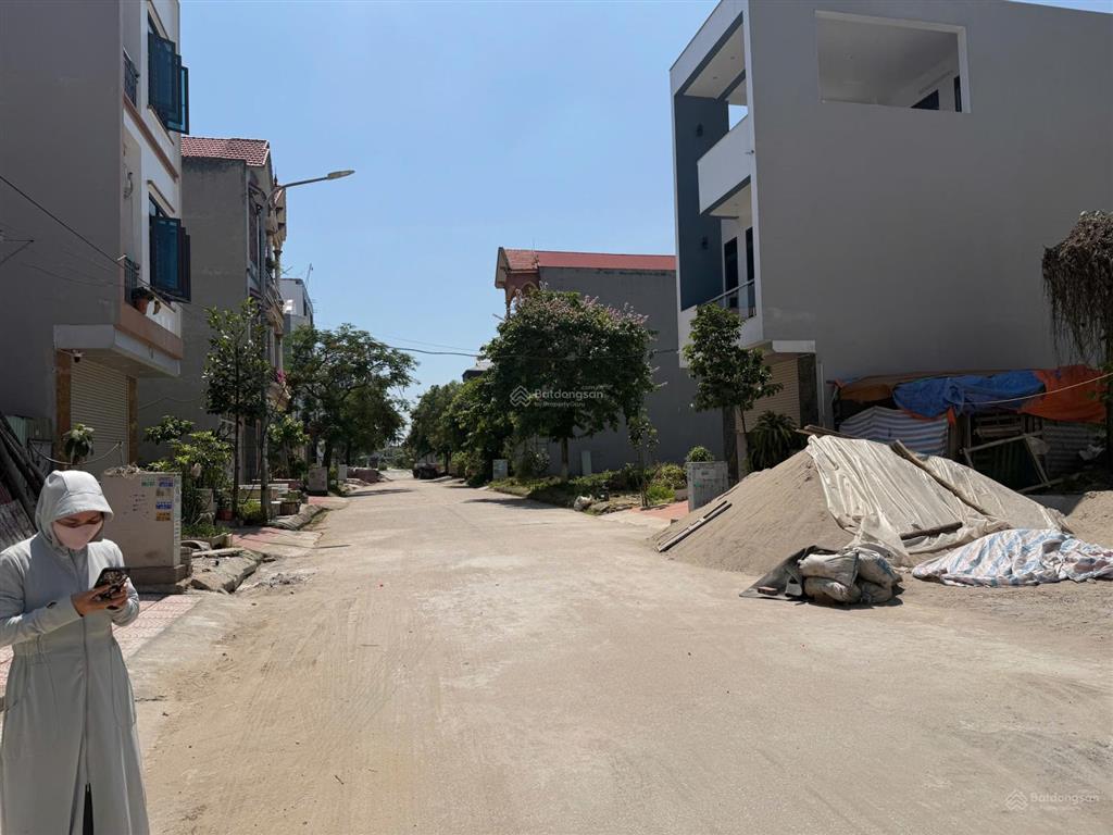 Gia đình cần tiền bán nhanh lô đất làn 2 khu đô thị đẹp xã gia bình, tỉnh bắc ninh 0973 237 ***