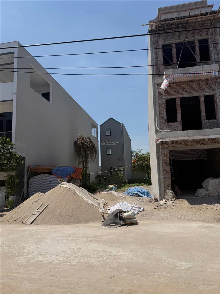 Gia đình cần tiền bán nhanh lô đất làn 2 khu đô thị đẹp xã gia bình, tỉnh bắc ninh 0973 237 ***