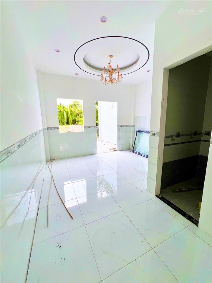 Bán nhà trệt lầu có sân vườn mới 3 phòng ngủ khu dân cư đông phú châu thành cần thơ