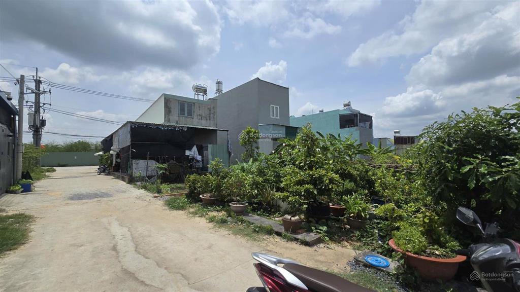 Lô đất 125m2 thổ cư 115m2 giá 2.35 tỷ