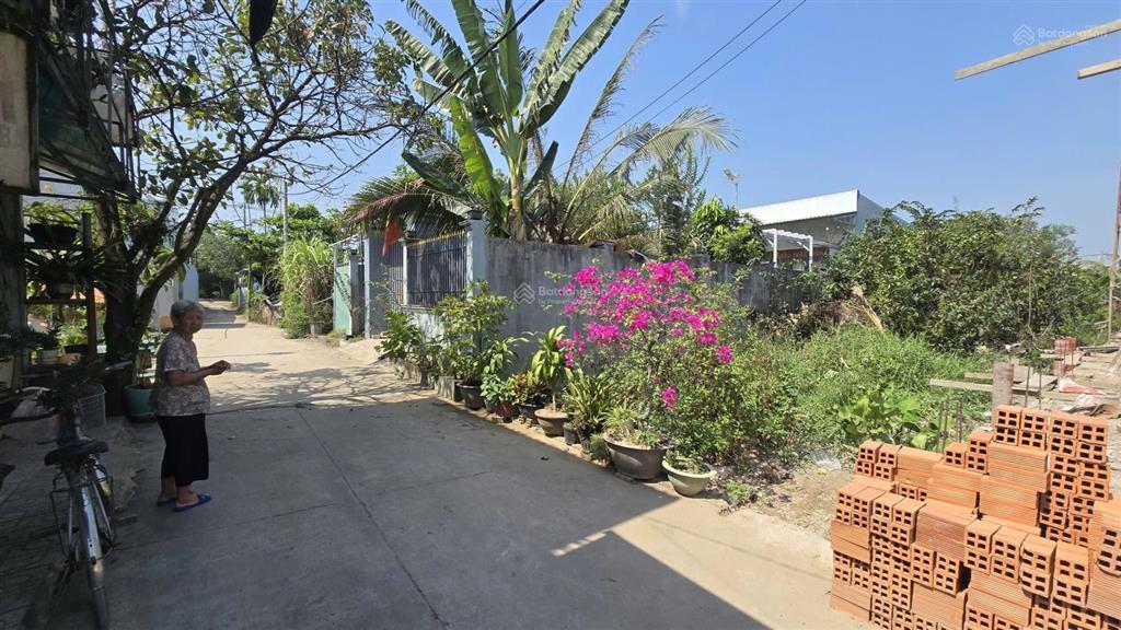 Lô đất ngang 5.5m diện tích 181m2 thổ cư giá 2.4 tỷ