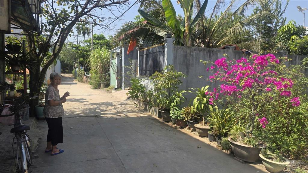 Lô đất ngang 5.5m diện tích 181m2 thổ cư giá 2.4 tỷ