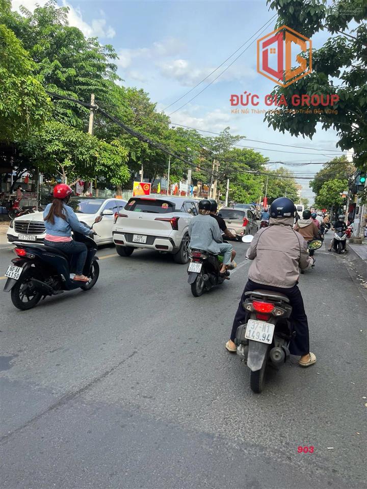 Nhà 1 trệt 1 lầu mặt tiền đường cmt8, diện tích 6x17=103m², giá 13,5 tỷ