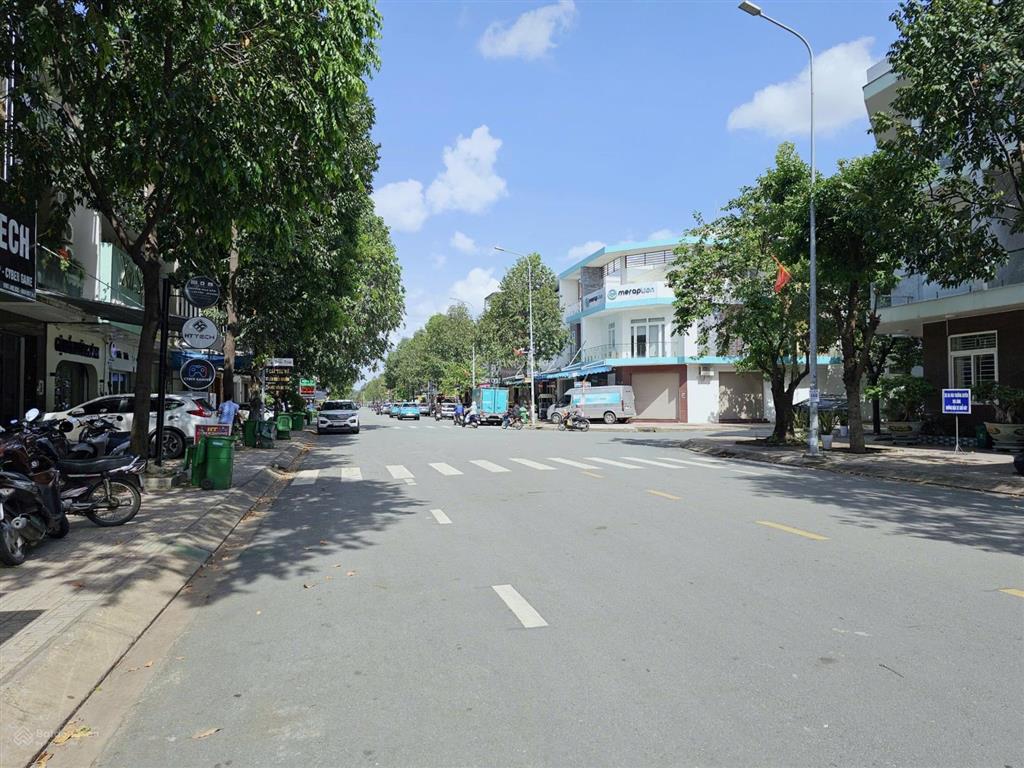 Giá bán 15 tỷ nhà 1 trệt 2 lầu mặt tiền đường n1 (kdc d2d võ thị sáu) đang cho thuê 23 tr/tháng