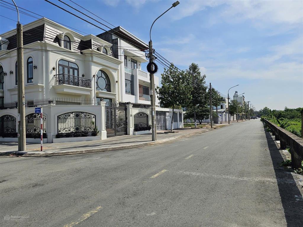 Chính chủ gửi bán hiếm có 1 lô biệt thự 220m2 (10x22m) kdc phúc hiếu