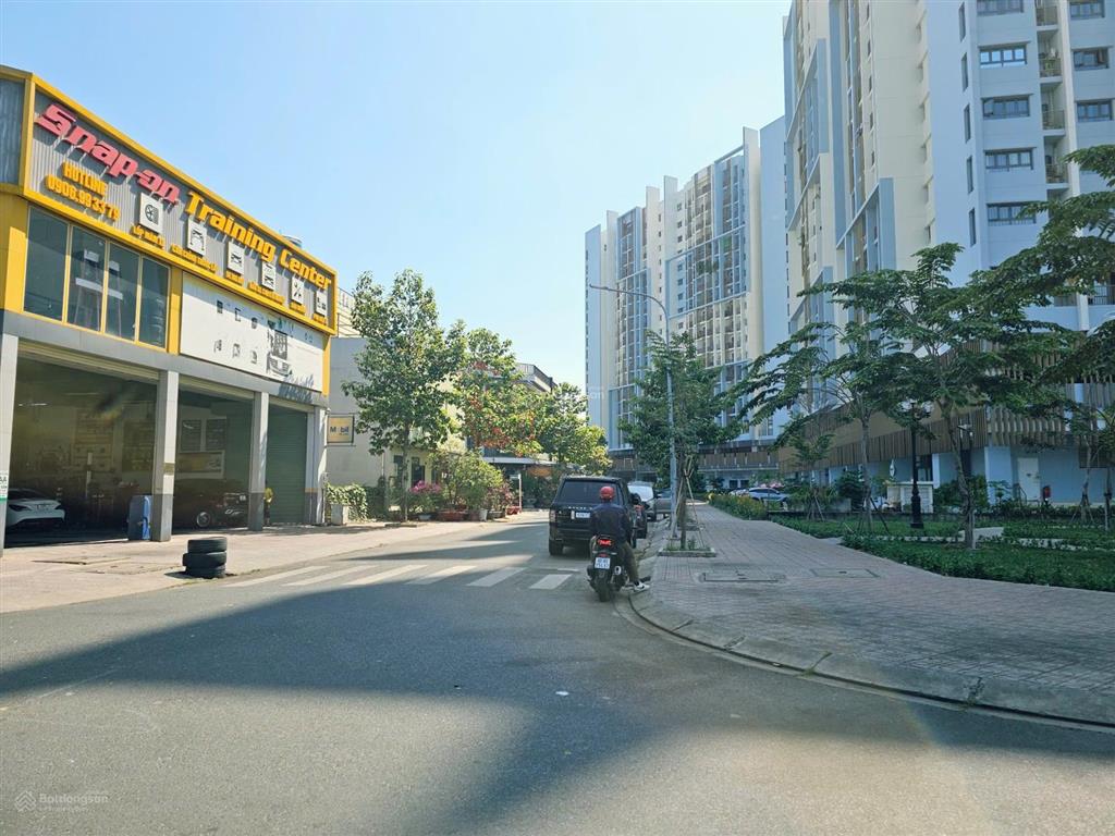 Bán lô đất góc 2 mặt tiền 111m2 kdc d2d gần topaz twin