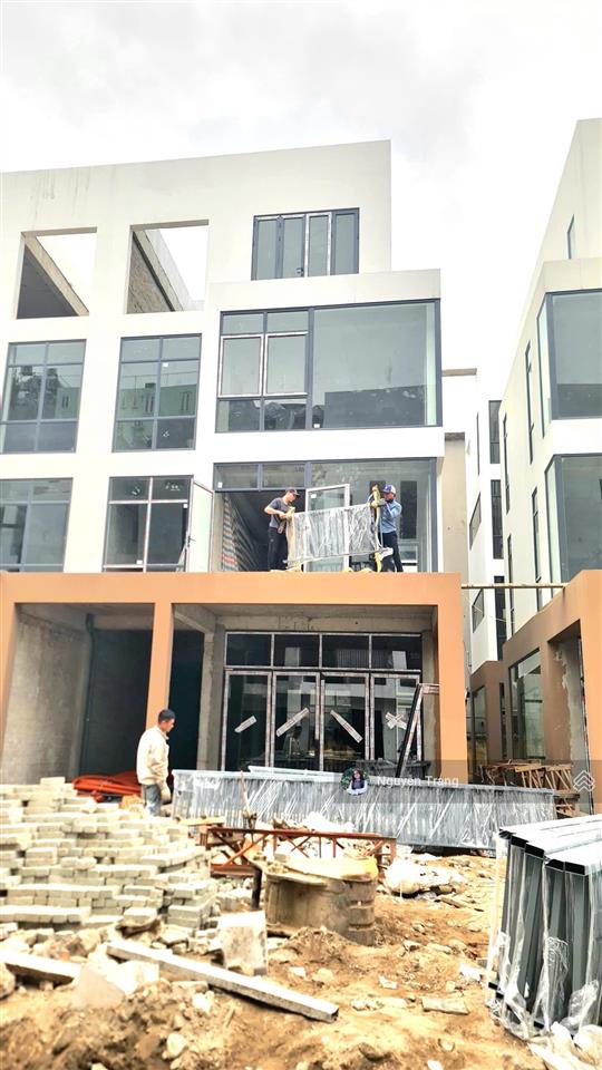 Hàng ngoại giao siêu hiếm bán 3 lô biệt thự liền nhau tại 61 lạc trung  ngay 0904 859 ***