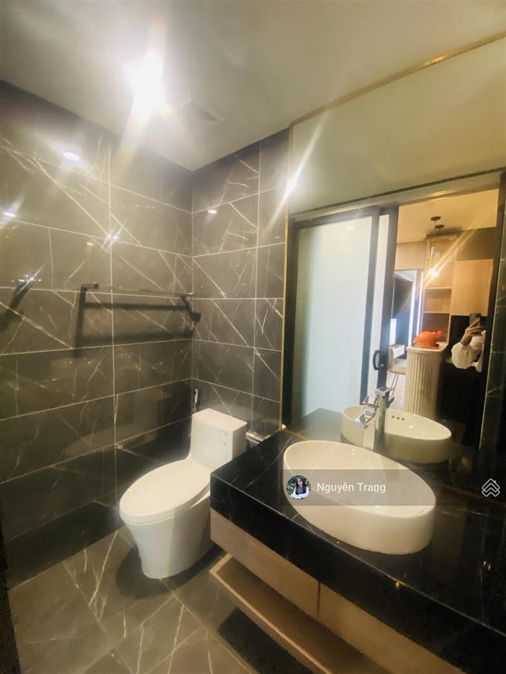 Chính chủ cho thuê căn 2pn view hồ hoàng cầu, full đồ ở được ngay 93 láng hạ  0904 859 ***