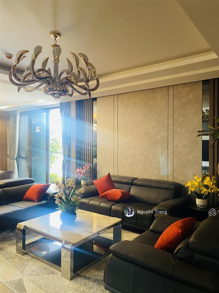 Chính chủ cần bán căn 2pn  2vs hoàng cầu skyline full nội thất cao cấp