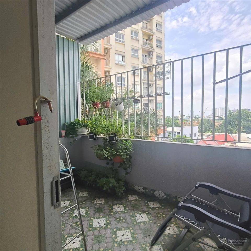 Đổi nhà cần bán gấp giá giảm nhanh từ 6.1 tỷ còn 5.9 tỷ ,nhà hxh,kiên cố 1 trệt 2 lầu sân thượng