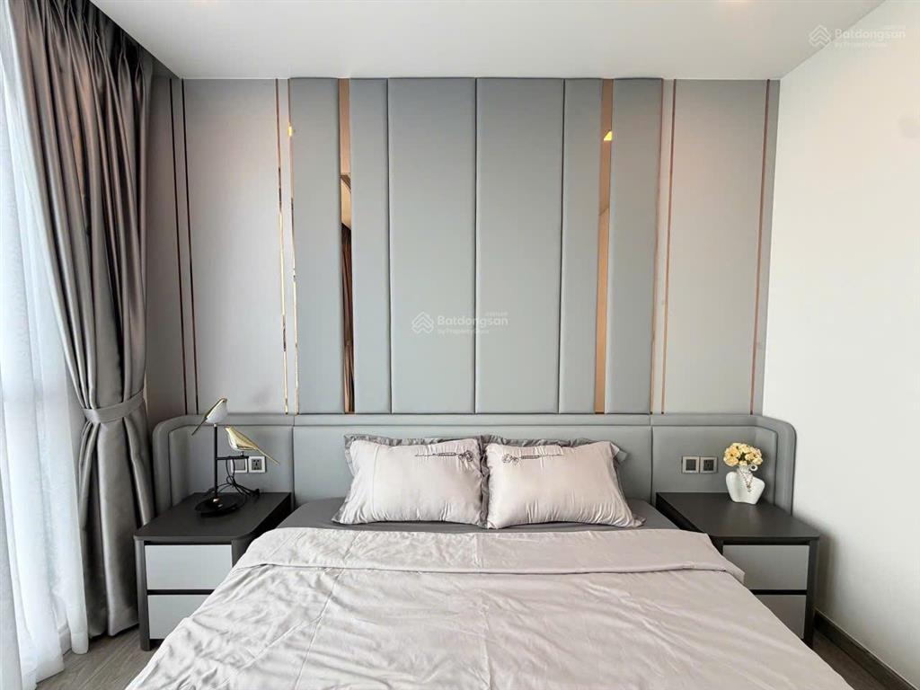 Bán 2pn view thành phố  vinhomes central park  full nội thất decor mới. dt 87,5m².  0397 383 ***