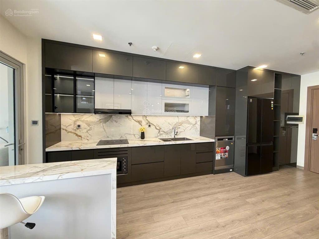 Bán 2pn view thành phố  vinhomes central park  full nội thất decor mới. dt 87,5m².  0397 383 ***
