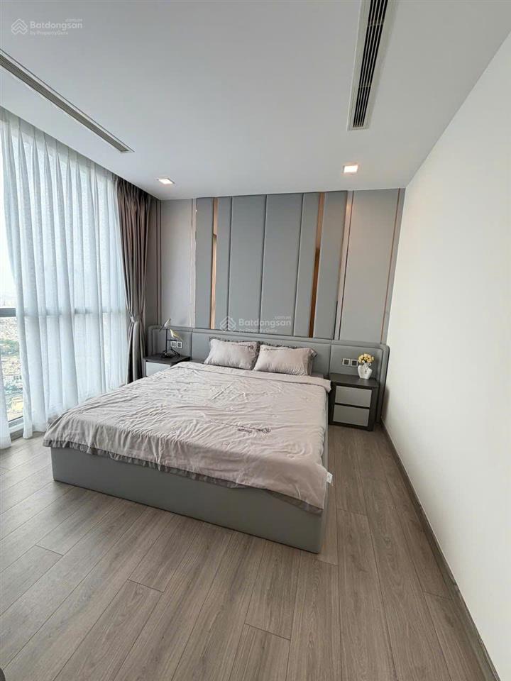 Bán 2pn view thành phố  vinhomes central park  full nội thất decor mới. dt 87,5m².  0397 383 ***