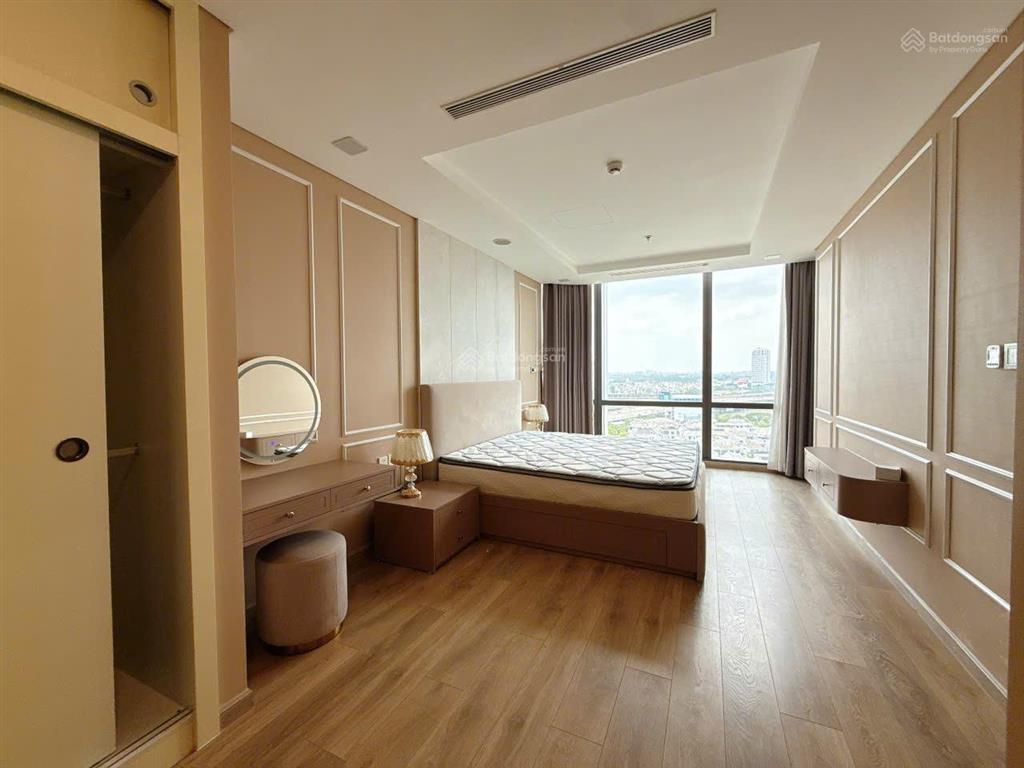 Cho thuê vinhomes central park the landmark 81 4pn vòng cung, giá 65tr, 144m2 full nt  0397 383 ***