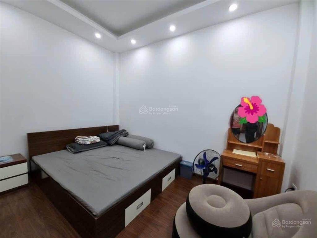 Cho thuê nr 4pn, 2wc, 210m2, 3 tầng tại 170 vĩnh kỳ, xã ô diên, hà nội