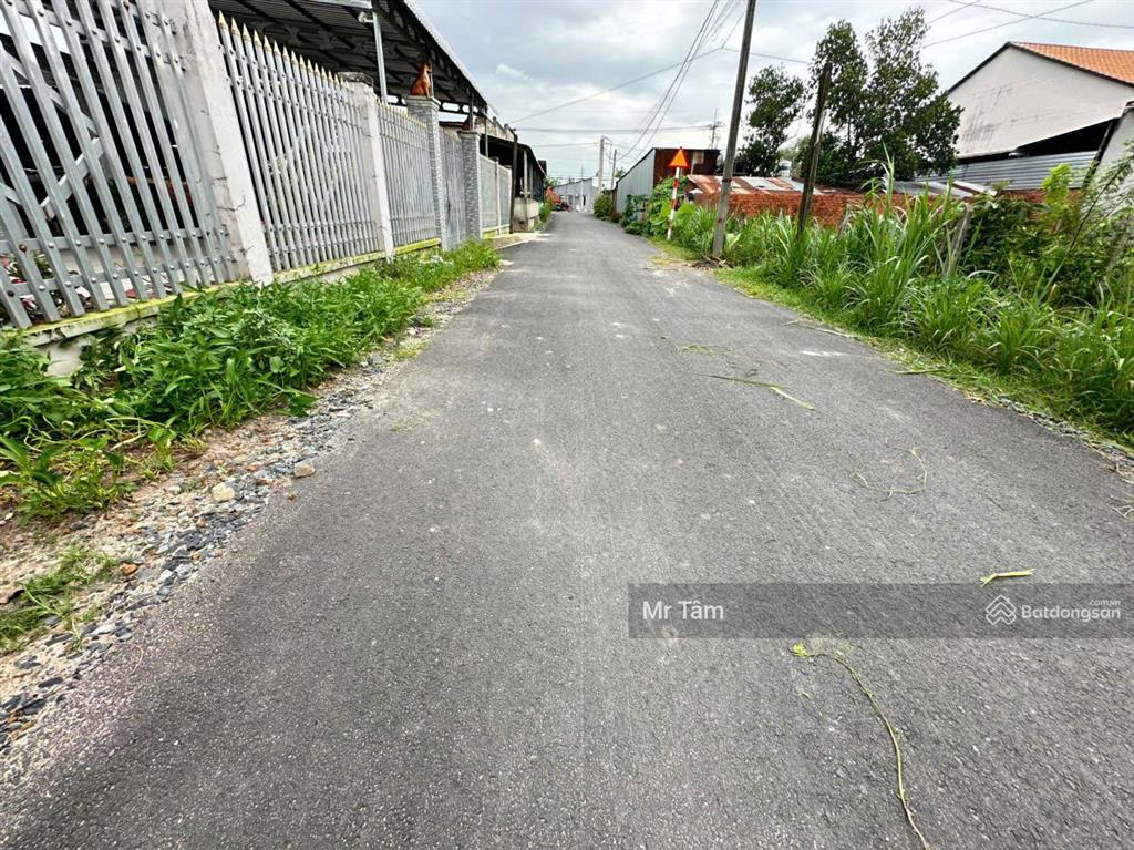 Bán gấp lô đất mt đường nhựa xe tải, dt 135m, full thổ cư, xã trung lập thượng, củ chi.
