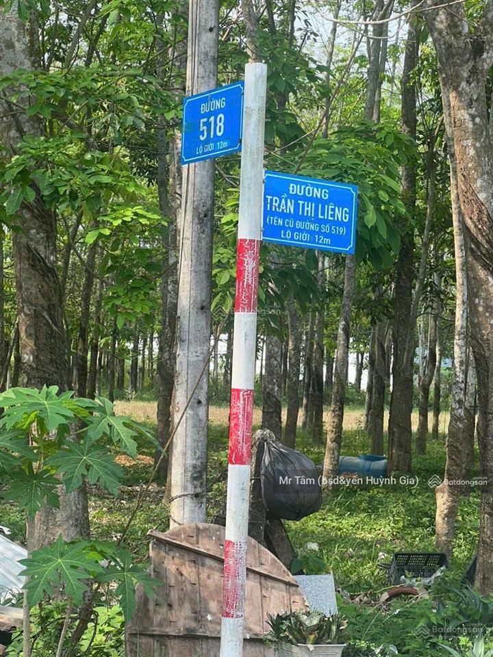 Bán lô đất tặng căn nhà mt đường số 518 trải đá xe tải, dt 2.703m2, có 300m2 thổ cư, xã nhuận đức