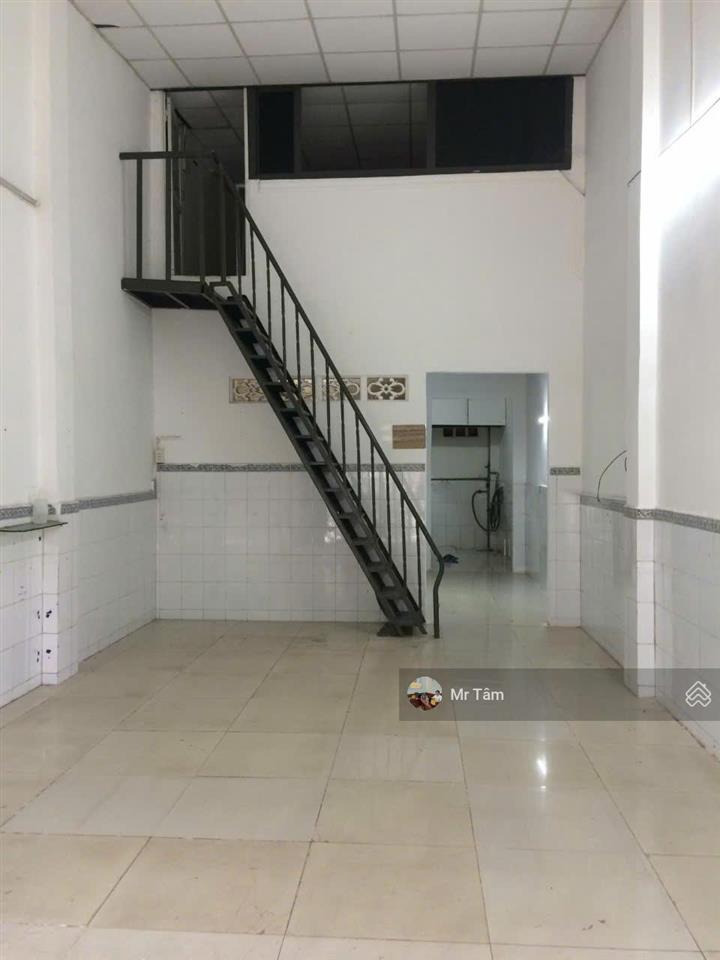 Cho thuê nhà đường xe tải, 1 sẹc hương lộ 2, có sẵn điện 3 pha tiện làm xưởng