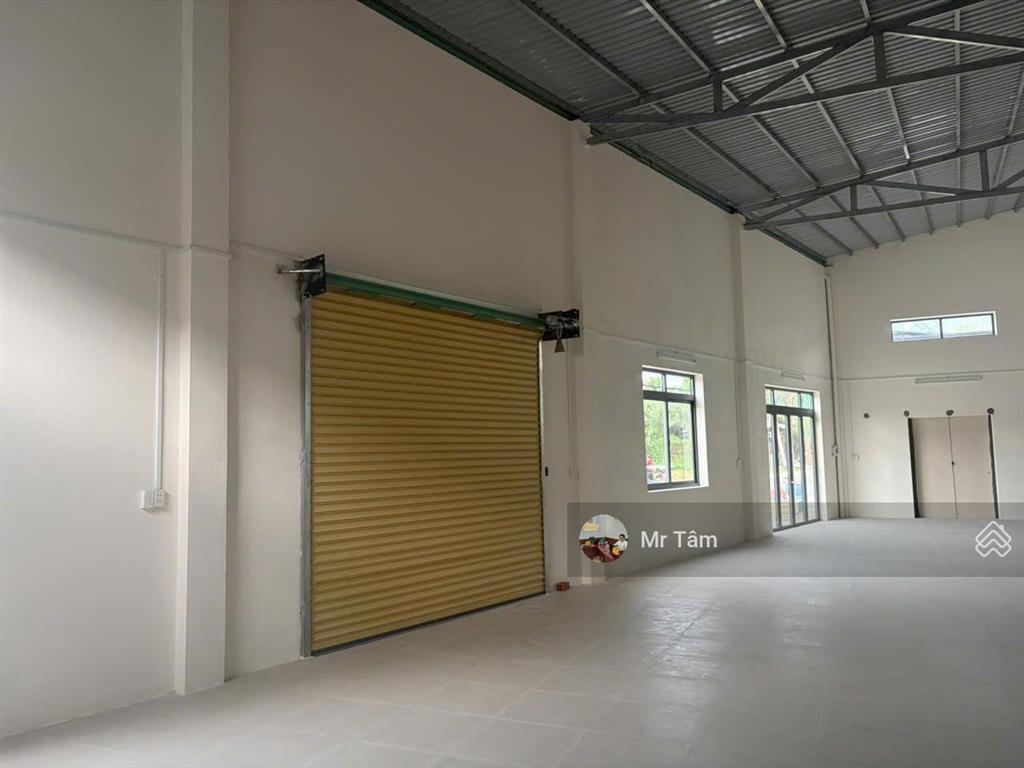 Cho thuê văn phòng & nhà xưởng mặt tiền đường tân hiệp 15  hóc môn