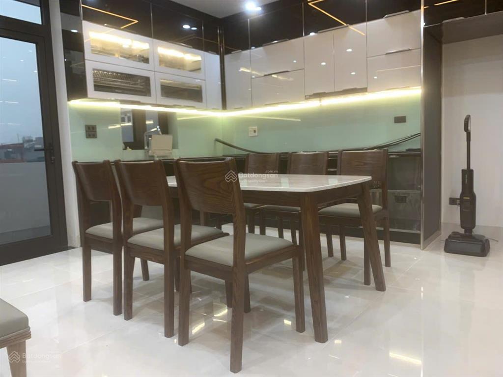 Cho thuê văn phòng 3 tầng nhà lô góc 100m2/sàn, nhà mới tinh, hoàn thiện full