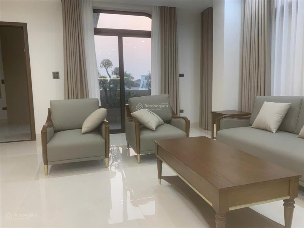 Cho thuê văn phòng 3 tầng nhà lô góc 100m2/sàn, nhà mới tinh, hoàn thiện full