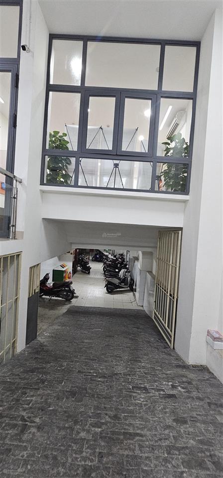 Bán nhà 7 tầng, có hầm, thang máy mặt tiền phạm văn chí quận 6 ngang lớn 6m, dòng tiền cho thuê cao