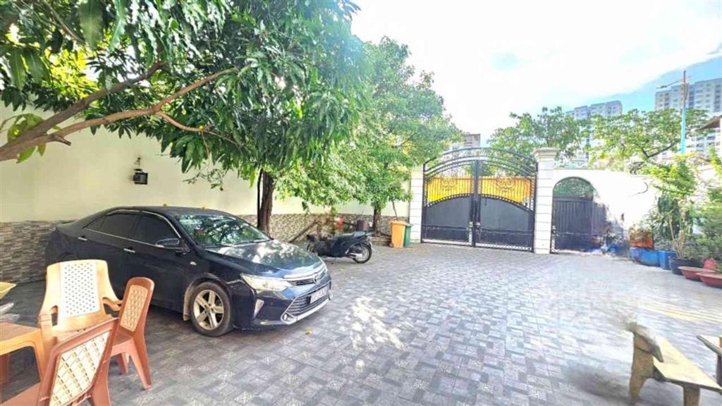 Bán biệt thự mặt tiền lò gốm quận 6, 726m2, 14*52m, 4 tầng, gồm 5 căn