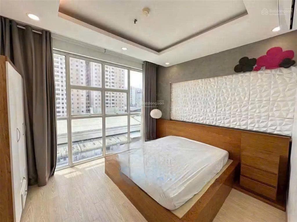 Bán căn góc khánh hội 3  view bitexco đẹp  2pn 2wc có sổ  full nội thất  chỉ 5,63 tỷ