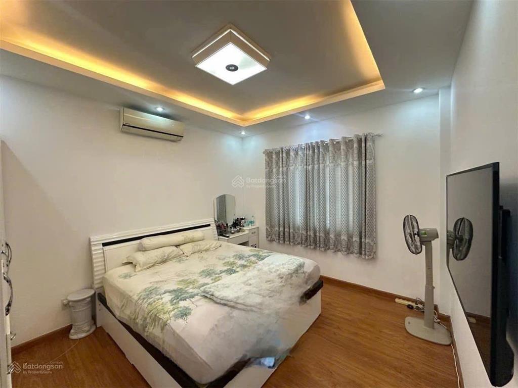 Chính chủ cho thuê chung cư khánh hội 2  dt 100 m²  3pn 2wc ban công siêu rộng