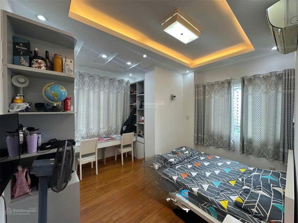 Chính chủ cho thuê chung cư khánh hội 2  dt 100 m²  3pn 2wc ban công siêu rộng