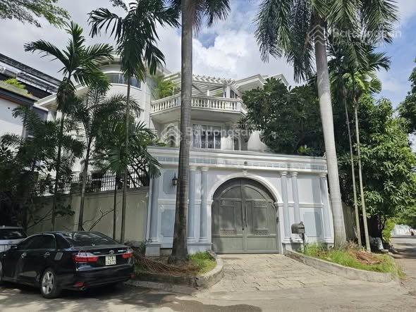 Cho thuê villa thảo điền | góc 2 mặt tiền, hồ bơi riêng, sân vườn rộng | 0
