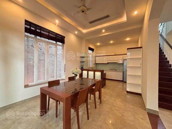 Cho thuê villa riviera compound, 350 m² trong compound an ninh, 04pn, 113,1 triệu/tháng