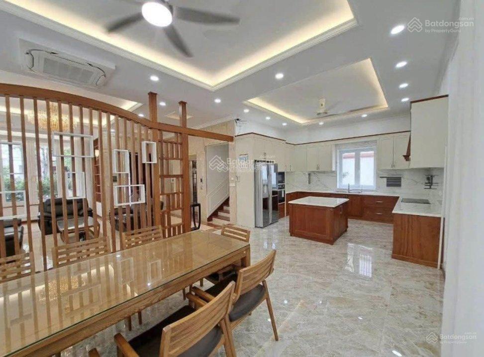 Cho thuê biệt thự saroma villa | dt 320m  hầm 04 ô tô | 5pn |