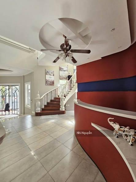 Cho thuê villa quận 2 500m2 5pn nội thất đầy đủ, vị trí thuận tiện,  xem nhà