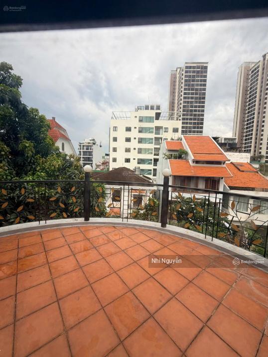 Cho thuê villa quận 2 500m2 5pn nội thất đầy đủ, vị trí thuận tiện,  xem nhà