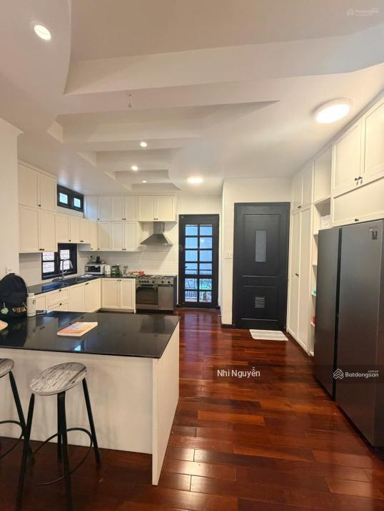 Cho thuê villa quận 2 500m2 5pn nội thất đầy đủ, vị trí thuận tiện,  xem nhà