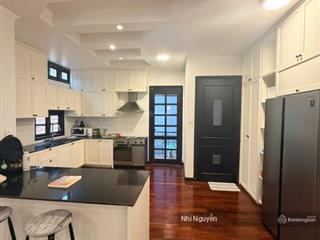 Cho thuê villa quận 2 500m2 5pn nội thất đầy đủ, vị trí thuận tiện,  xem nhà