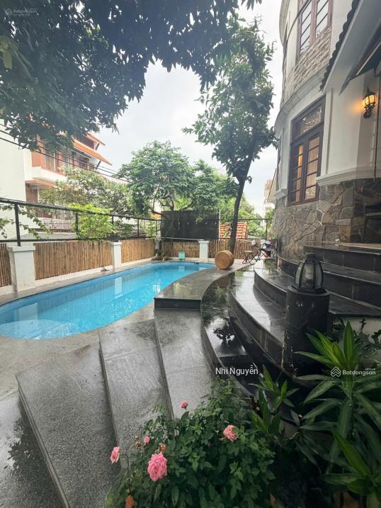 Cho thuê villa quận 2 500m2 5pn nội thất đầy đủ, vị trí thuận tiện,  xem nhà