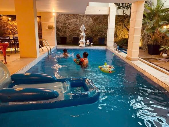 Cho thuê villa quận 2 320m2 6pn nội thất đầy đủ, vị trí thuận tiện,  xem nhà