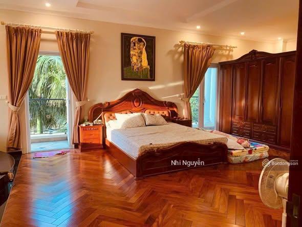 Cho thuê villa quận 2 320m2 6pn nội thất đầy đủ, vị trí thuận tiện,  xem nhà