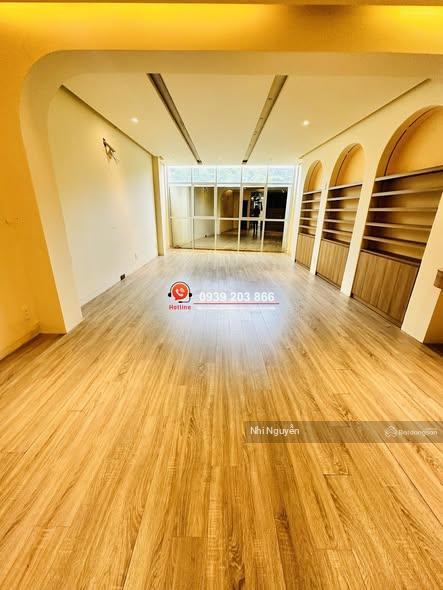 Cho thuê building quận 2 550m2 8pn