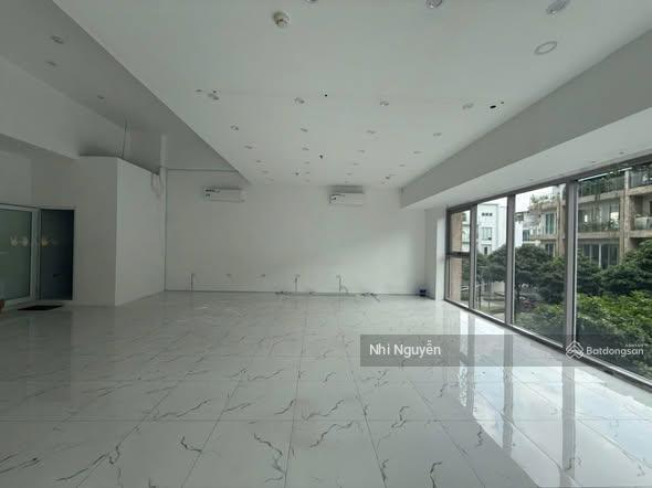Cho thuê building sarina 232m2 nội thất đầy đủ, vị trí thuận tiện,  xem nhà