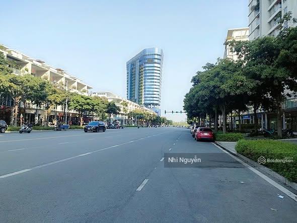 Cho thuê building sala 240m2 nội thất đầy đủ, vị trí thuận tiện,  xem nhà