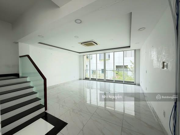 Cho thuê building sala 114m2 nội thất đầy đủ, vị trí thuận tiện,  xem nhà