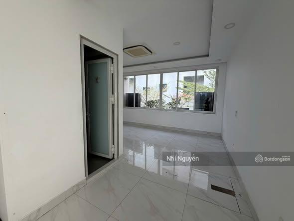 Cho thuê building sala 114m2 nội thất đầy đủ, vị trí thuận tiện,  xem nhà
