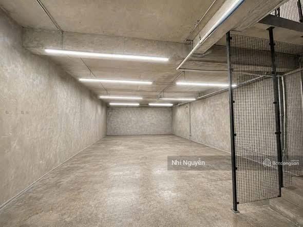 Cho thuê building sala 695m2 nội thất đầy đủ, vị trí thuận tiện,  xem nhà