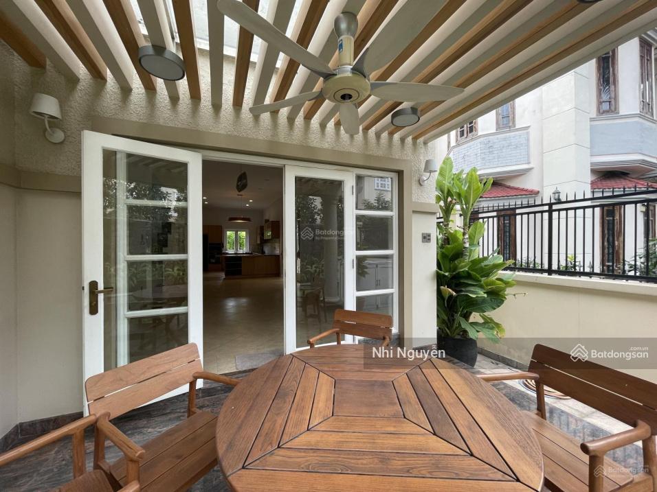 Cho thuê villa quận 2 450m2 5pn nội thất đầy đủ, vị trí thuận tiện,  xem nhà