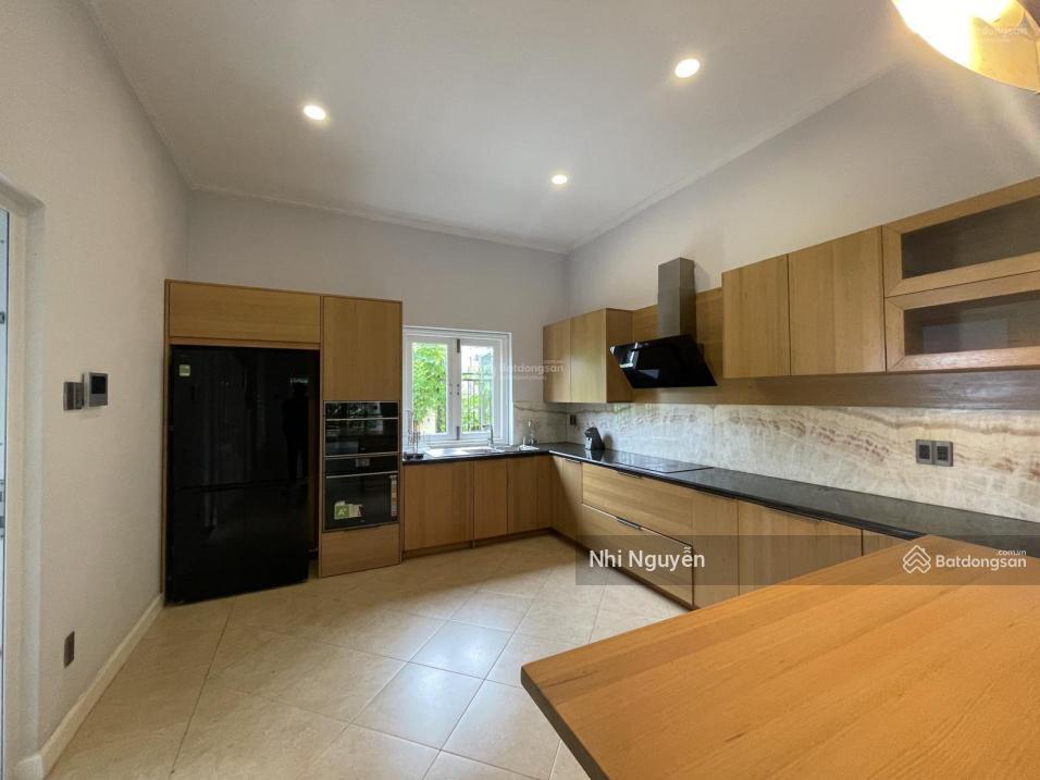 Cho thuê villa quận 2 450m2 5pn nội thất đầy đủ, vị trí thuận tiện,  xem nhà